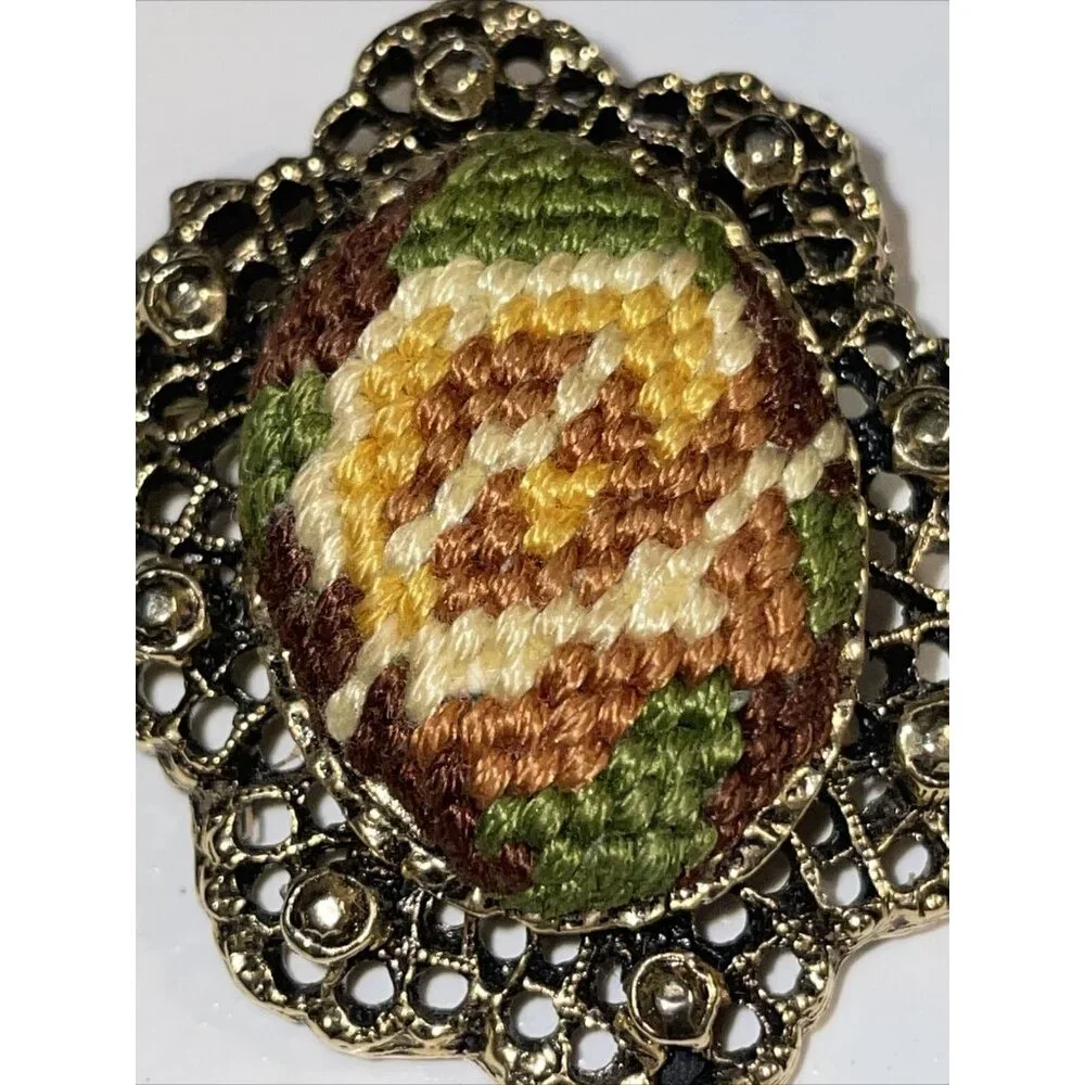 Vinatge Gold Tone Needlepoint‎ Floral Brooch Pin Filagre Mid-Century Art Deco A5
